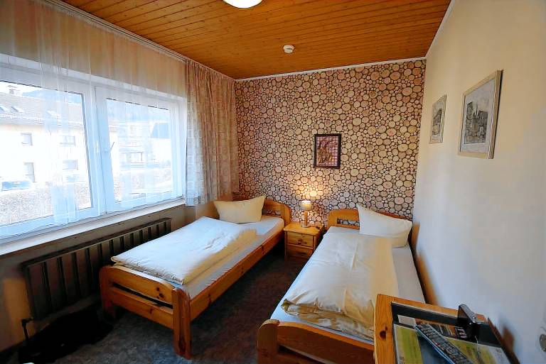 Zweibettzimmer 11qm mit zwei separaten Betten