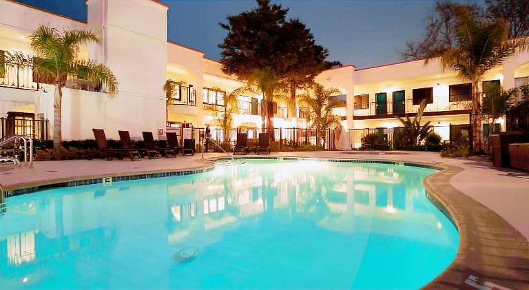 Oxford Suites Pismo Beach — photo 2