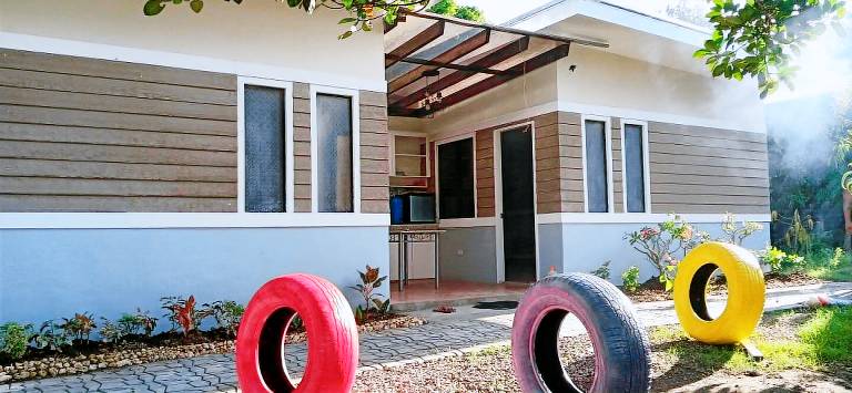 Apartment with 1 room for 10 persons in Iloilo