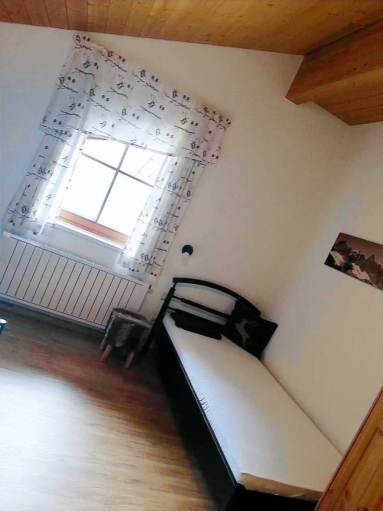 Child-friendly holiday apartment with patio & garden | Pet-friendly — photo 3