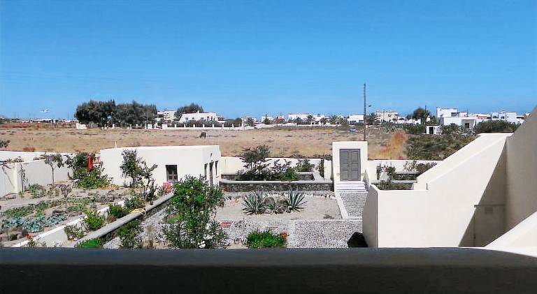 Apartment with garden & terrace — photo 5