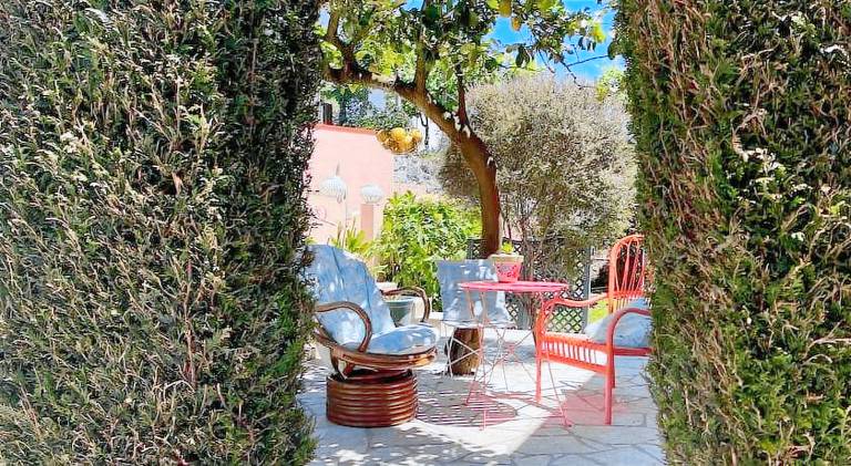Vacation home with private pool, barbeque & yard | Good for workation | Pet-friendly — photo 4