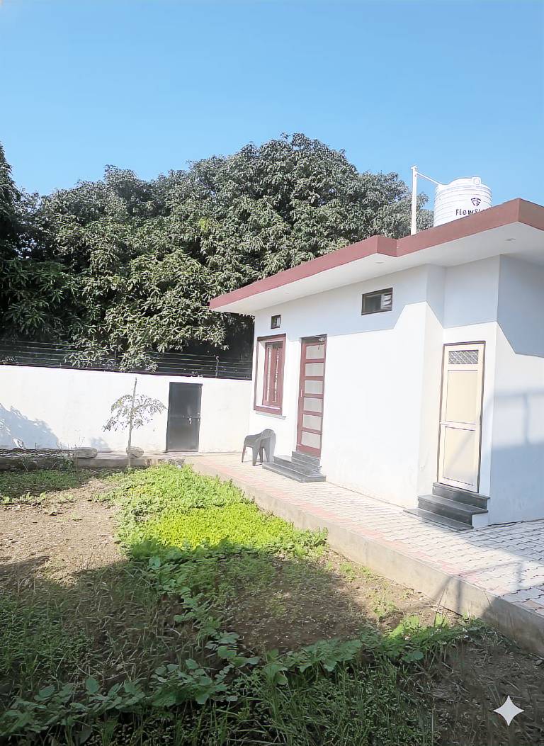 House | Pets allowed in Kaladhungi