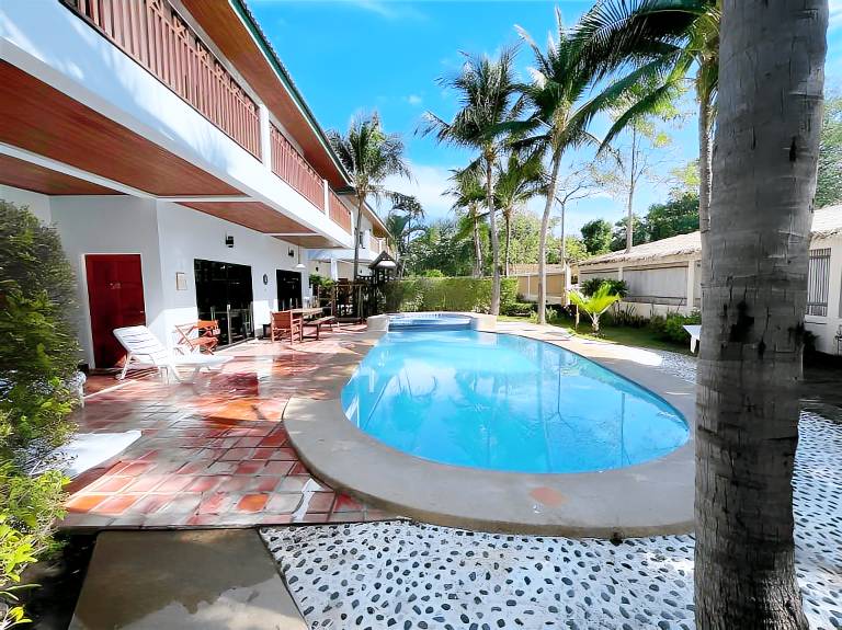 Dolphin Bay Beach Resort — photo 2