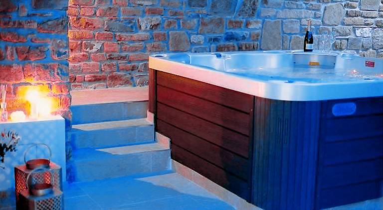 Lovely serviced apartment with pool, patio & sauna | Close to the beach | Pet-friendly — photo 5