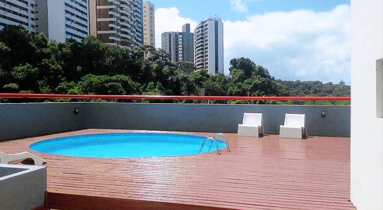 Serviced apartment with pool & garden — photo 3
