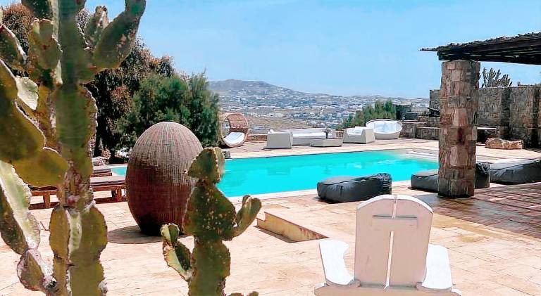 Villa with terrace, barbeque & private pool — photo 2