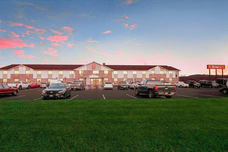 Red Roof Inn Greensburg — photo 4