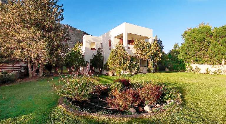 Villa with 3 rooms for 6 persons in Rhodes