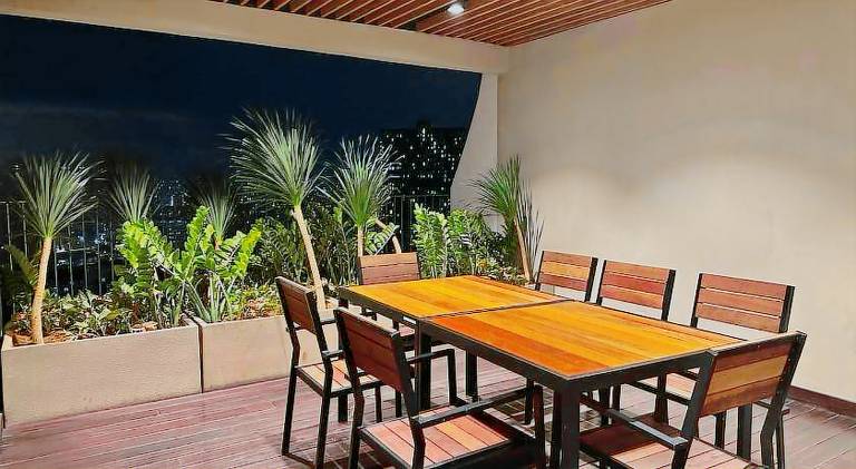 Apartment with pool — photo 5