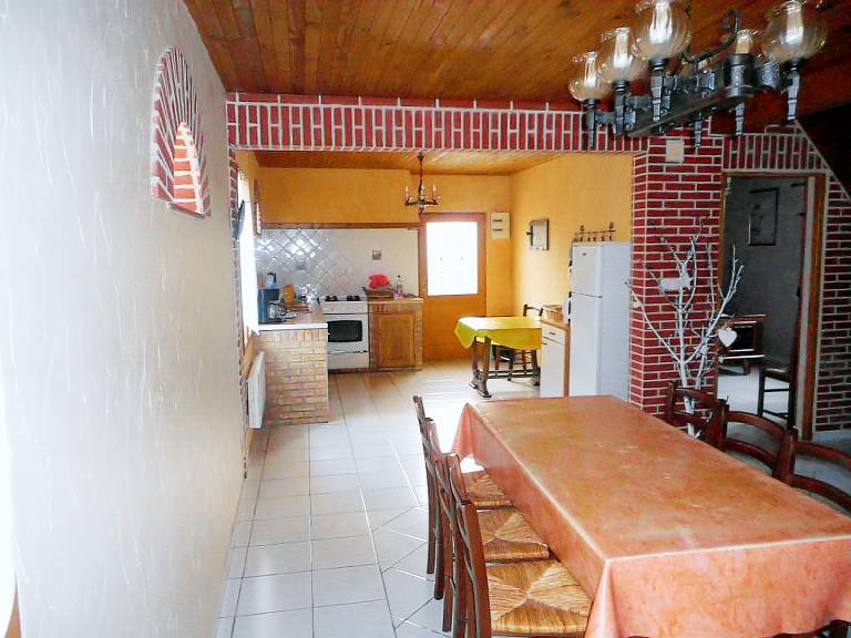 Cozy Village Cottage with Garden, Terrace & Parking, Perfect for Families! Pet-Friendly, Horse Welcome — photo 3