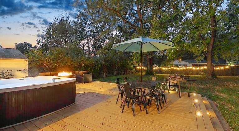 Vacation home with jacuzzi | Pets are welcome in Kent, KY