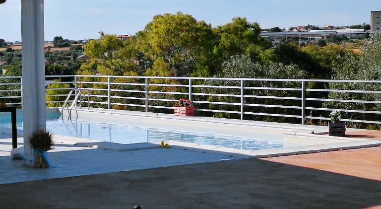Apartment with patio, pool & yard | Good for workation | Dogs allowed in Modica