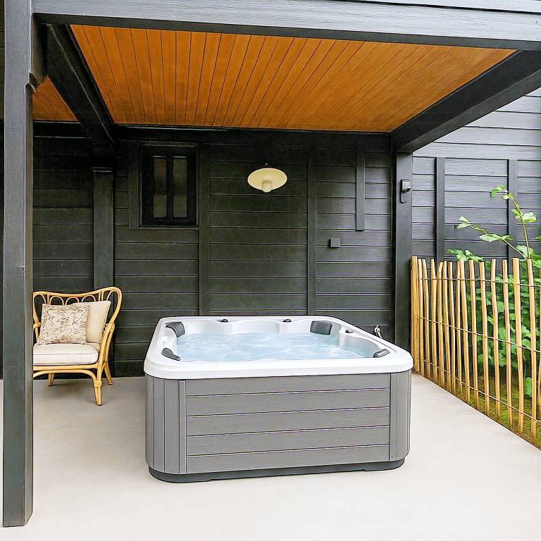 Vacation home with patio, private pool & yard — photo 5