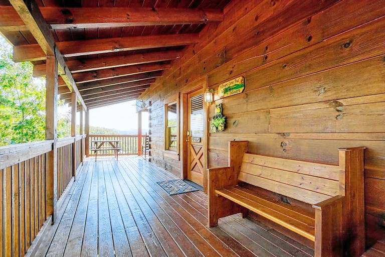 Cabin with private pool — photo 5