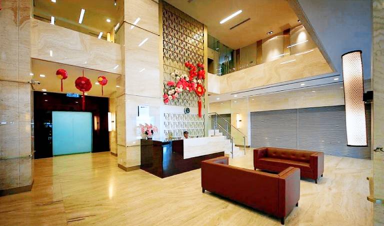Rental apartment with jacuzzi & pool | Close to Petaling Street | Perfect for remote work | Pets allowed — photo 3