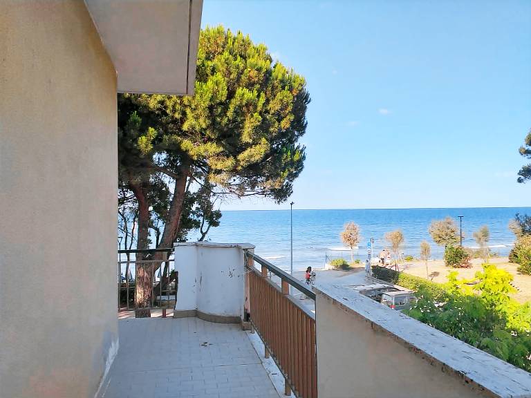 Quadruple room for a totally relaxing holiday 20 meters from the sea — photo 5