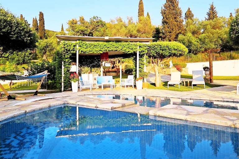Villa  Perama