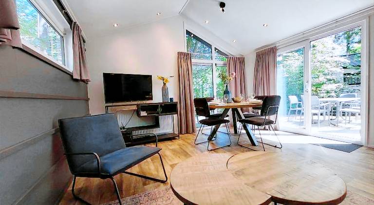Charming vacation home with pool | Beach nearby | Pet-friendly — photo 3