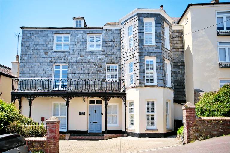 House  Cawsand