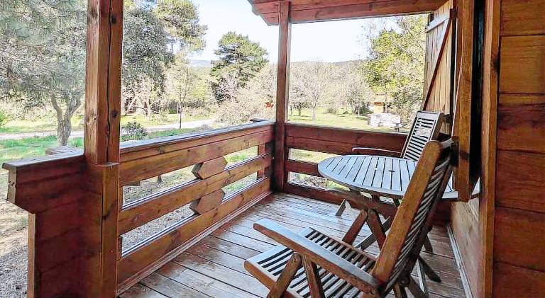 Vacation home with patio, barbecue & pool | Pet-friendly — photo 4