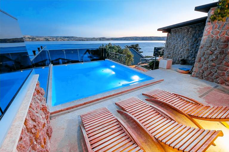 Apartament Karlobag