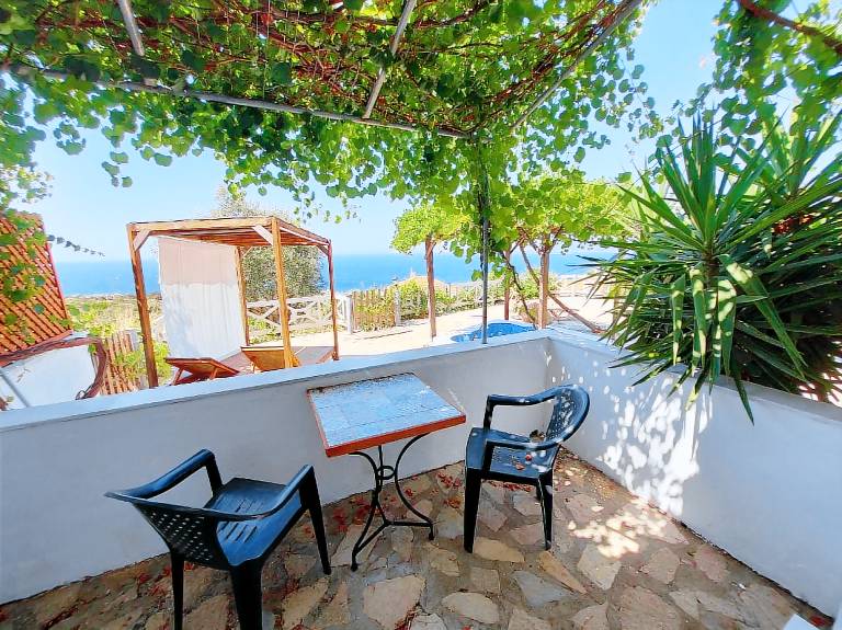 House with private pool in Samos