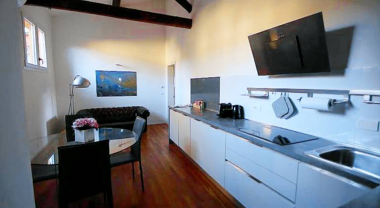 Rental apartment | Close to Two Towers — photo 4