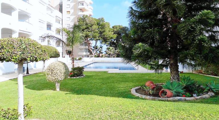 Rental apartment with pool & patio — photo 4
