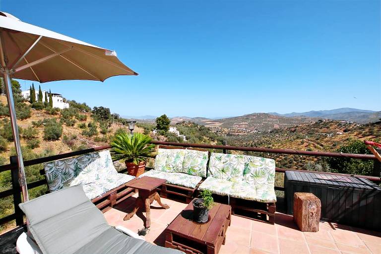 Fully equipped villa with grill, patio & yard | Dogs allowed — photo 4