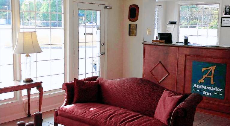 Ambassador Inn — photo 4