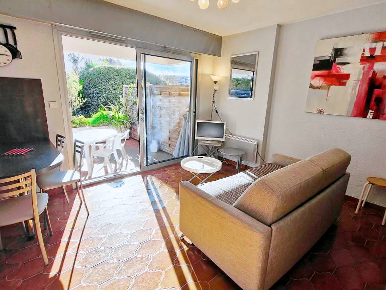 Studio with 1 room for 4 persons — photo 3