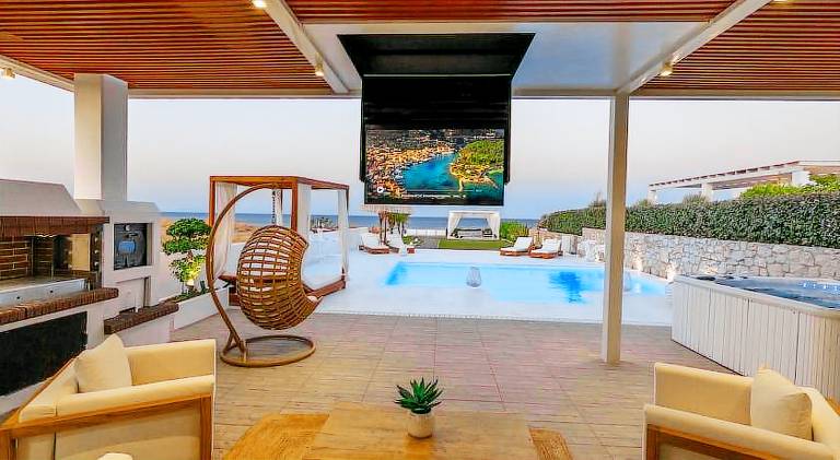 Charisma Beach Front Villa — photo 3