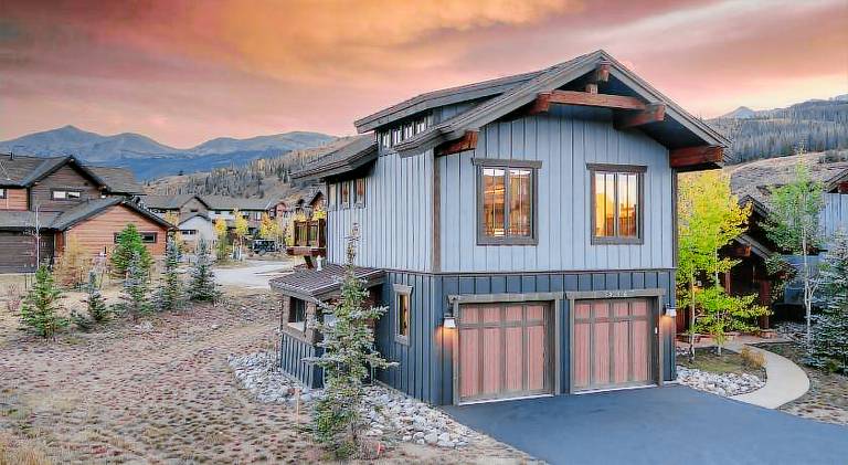 Nice vacation home with barbecue & hot tub | Pets are welcome in Breckenridge, CO