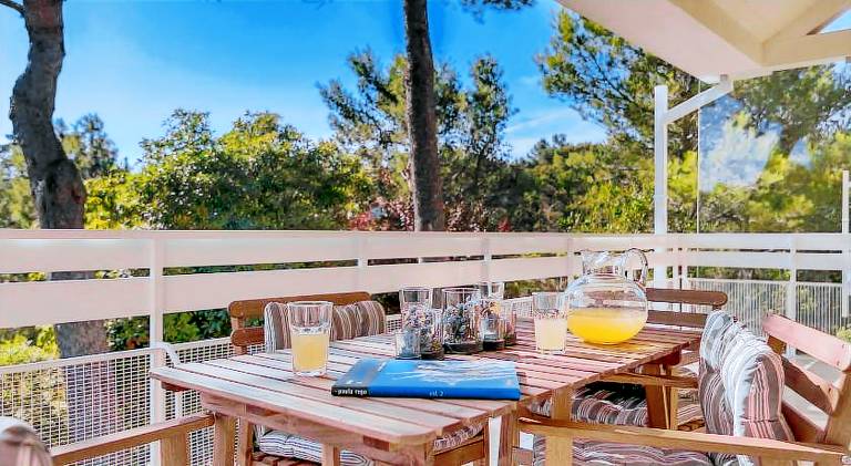 Fully equipped house with yard, jacuzzi & barbeque | Perfect for remote work | Pet-friendly — photo 4