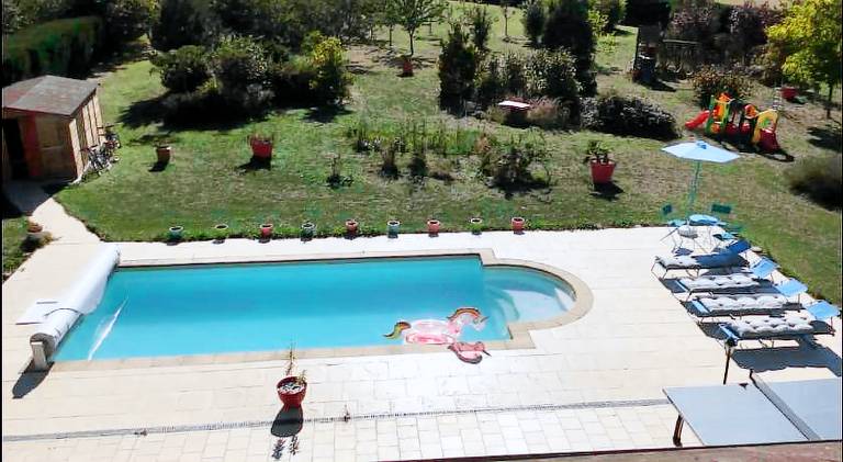 Vacation home with pool in Troyes
