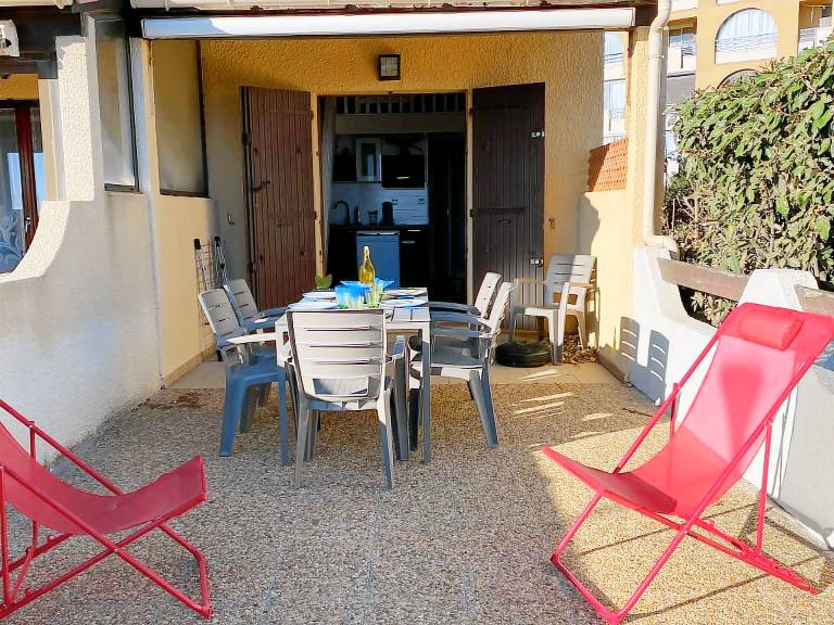 Villa with 1 room for 5 persons — photo 5