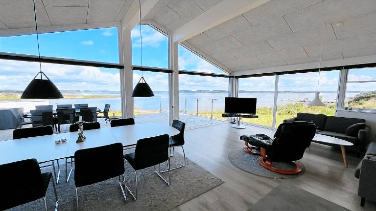     
Ferienhaus ∙ 8 Gäste ∙ 4 Schlafzimmer
