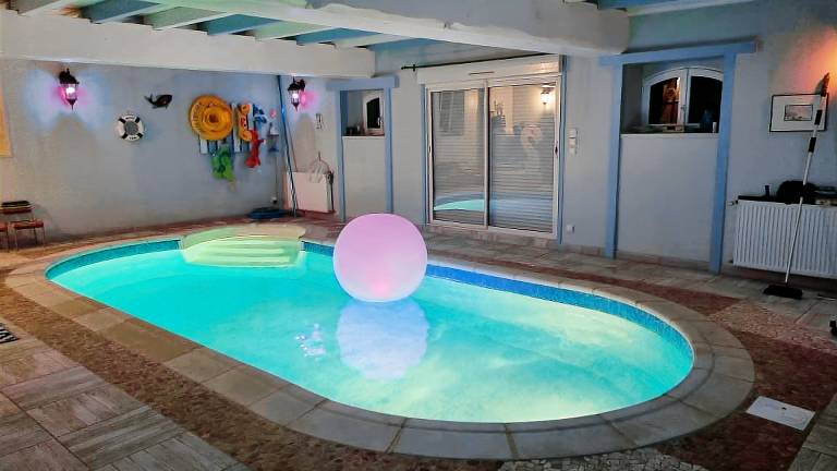 Child-friendly pleasant vacation home with pool, BBQ & patio | Garden view | Pets allowed — photo 2