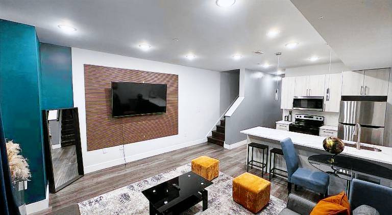 Wonderful rental apartment with terrace | Pet-friendly in Philadelphia, PA