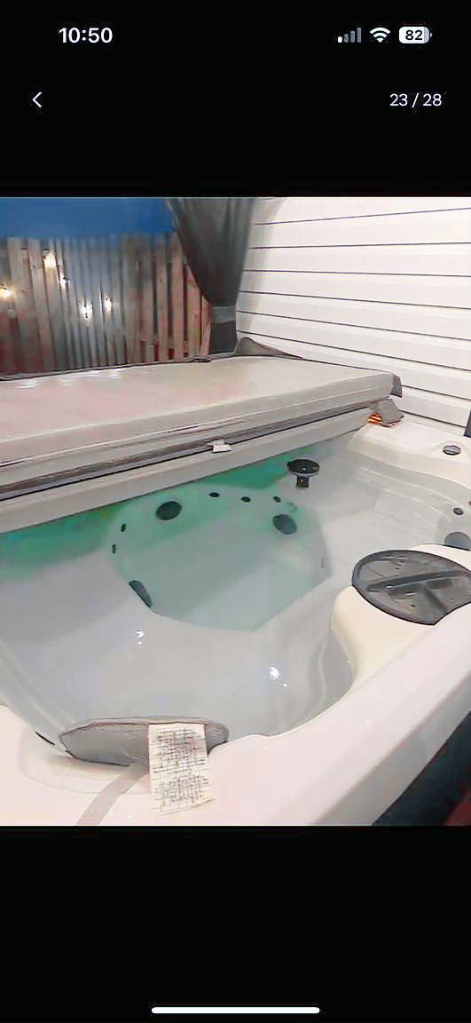 Vacation home with private pool, hot tub & barbeque — photo 5
