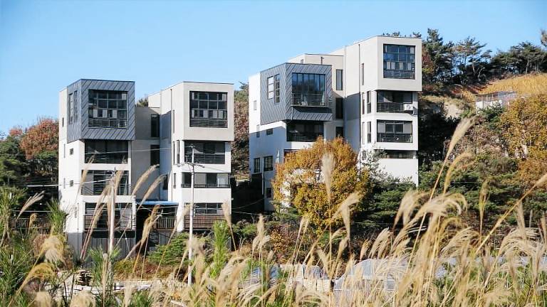 Daebudo (Yeongheungdo) Green Hill Golf Pension in Incheon