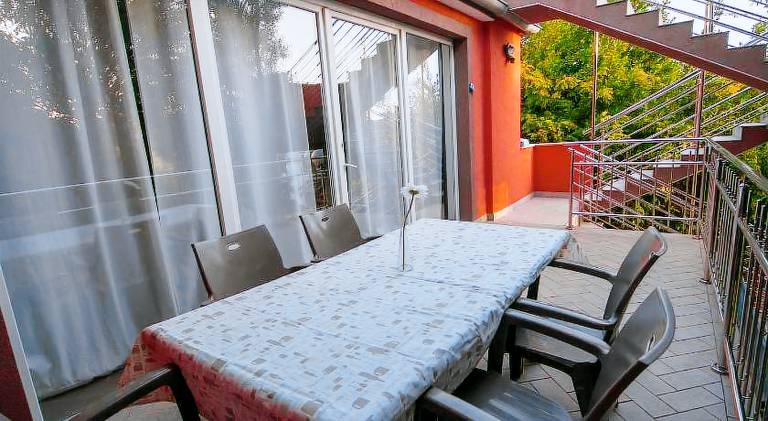 Nice serviced apartment with terrace & yard | Pet-friendly — photo 4