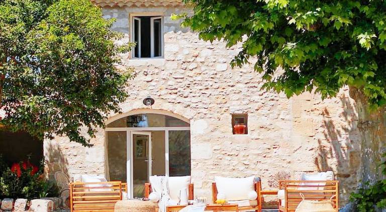 Fully equipped vacation home with terrace, private pool & grill | Good for workation | Dogs allowed in Les Baux-de-Provence