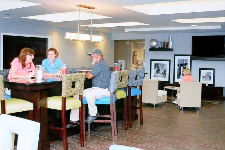 Hampton Inn Williamston — photo 4