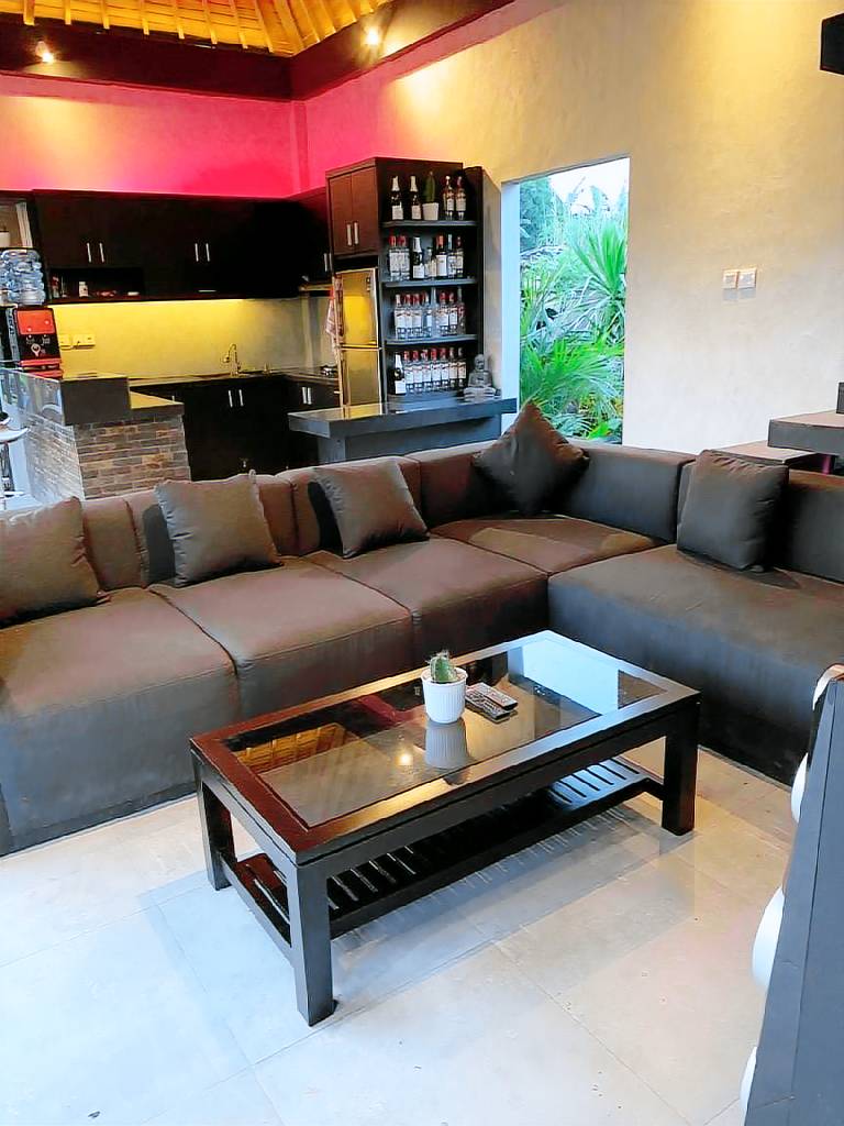 Villa with patio, pool & BBQ | Perfect for remote work | Pets allowed — photo 5