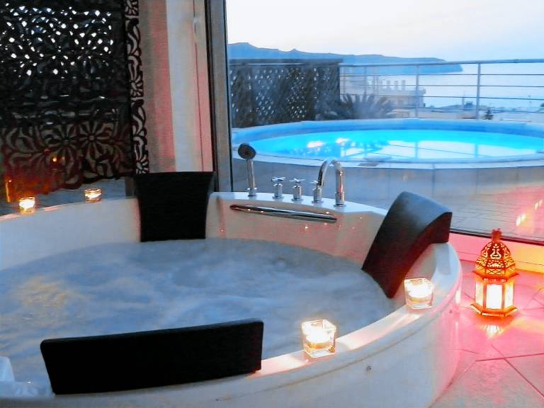 Apartment with private pool, hot tub & garden | Close to the beach | Pet-friendly in Chania