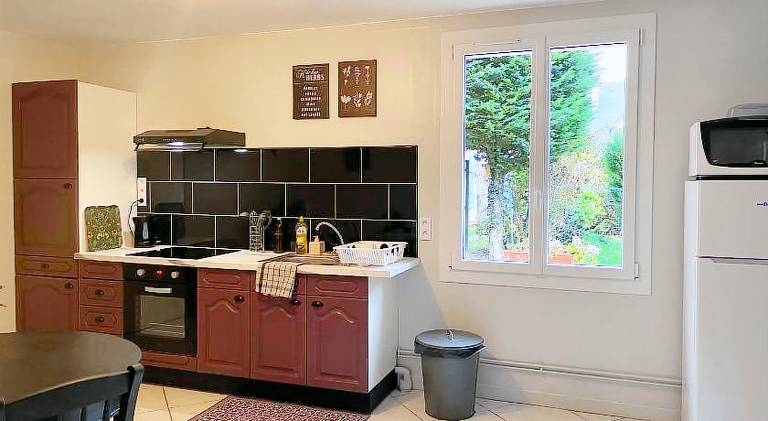 Vacation home with patio — photo 5