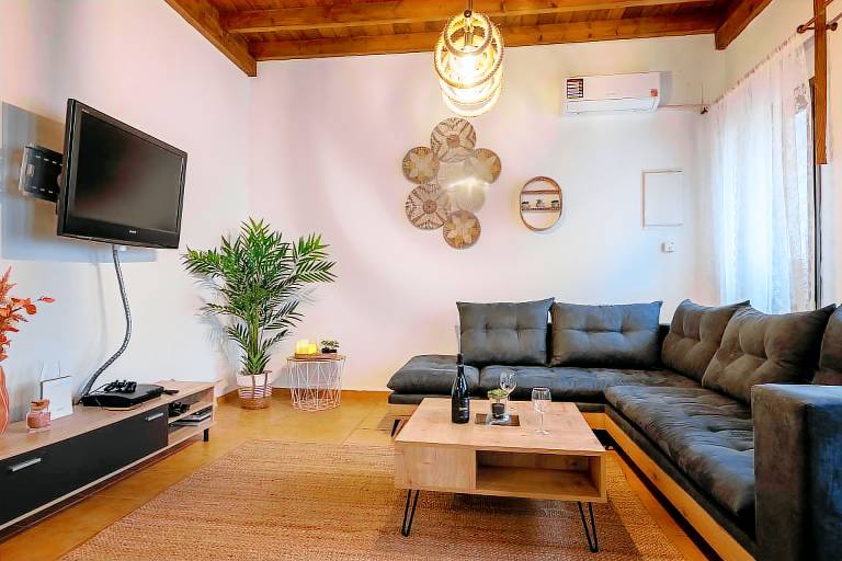 Villa with garden & BBQ | Mountain view — photo 3