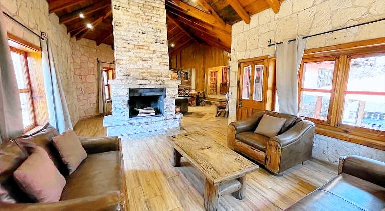 Lodge with garden & terrace — photo 3